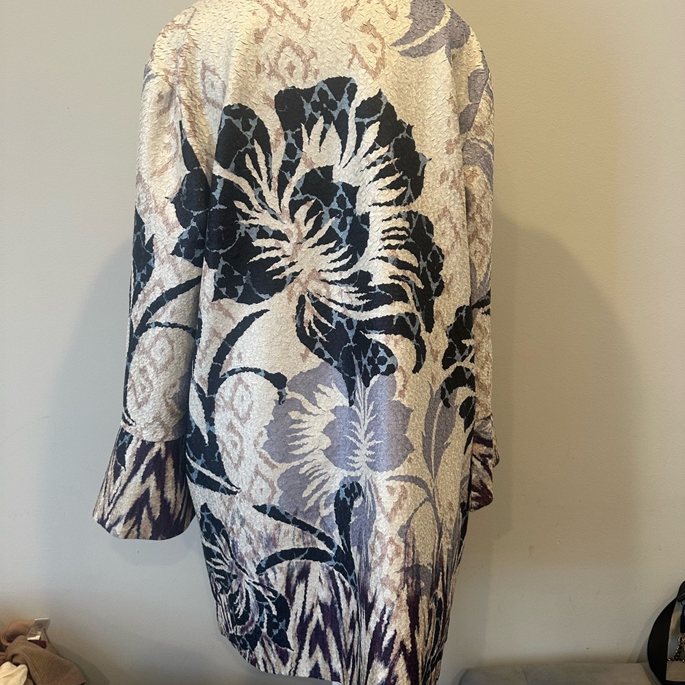 Doble face 
2 face Chico's Floral Patterned Jacket - Black, Gray, Cream